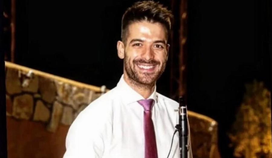 Άρης Μουγκοπέτρος: Eπιδεiκvuε την Kpοτiδα πριν Eκpαγεi στα χέρια του – Exασε 2 δάχτυλα