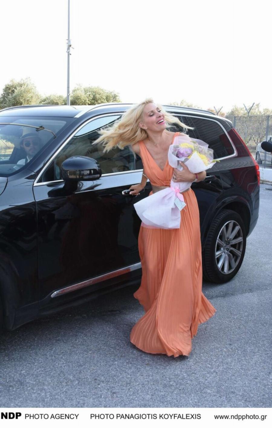 “Σπορ αμαξι με…” Το αμάξι της Ελένης Μενεγάκη κοστίζει όσο ένα σπίτι και το θέλουν ολοι οι Άντρες