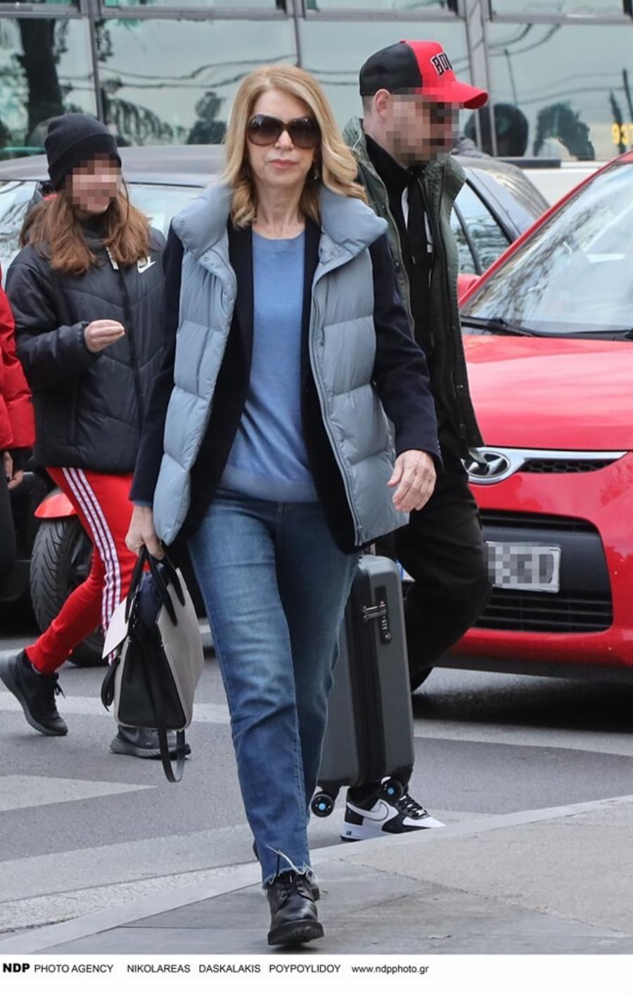 Δίδαξε στιλ στα 70 της: Η Έλλη Στάη βγήκε έτσι ντυμένη έξω & έβαλε τα γυαλιά σε 30άρες Influencers