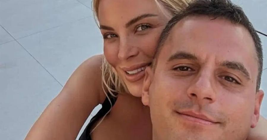 Κουτσουμπής: Η πρώτη φωτογραφία με την Καινούργιου μετά την γέννηση της κόρης τους – Αυτό είναι το όνομα που θα πάρει