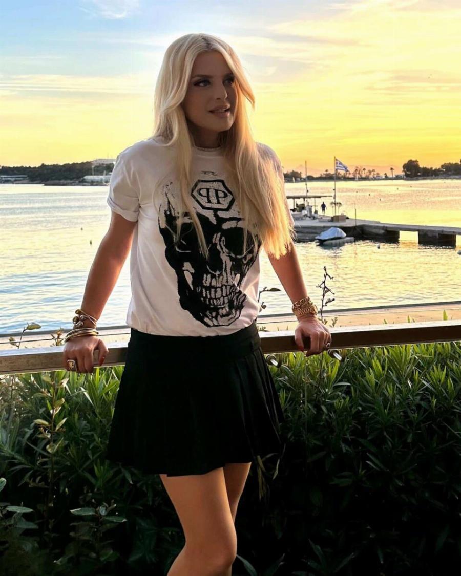 Σάλος με αυτήν τη φωτογραφία πασίγνωστης Ελληνίδας που δεν αναγνωρίζεται