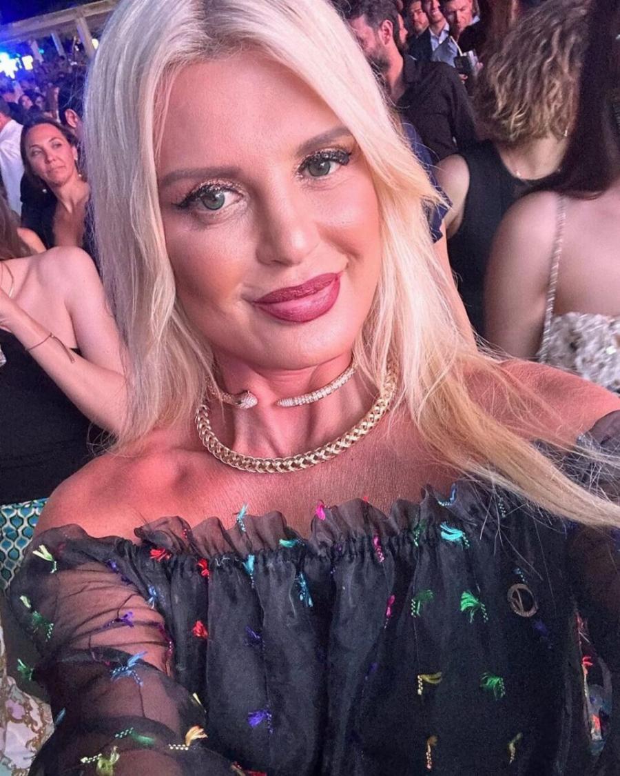 Σάλος με αυτήν τη φωτογραφία πασίγνωστης Ελληνίδας που δεν αναγνωρίζεται