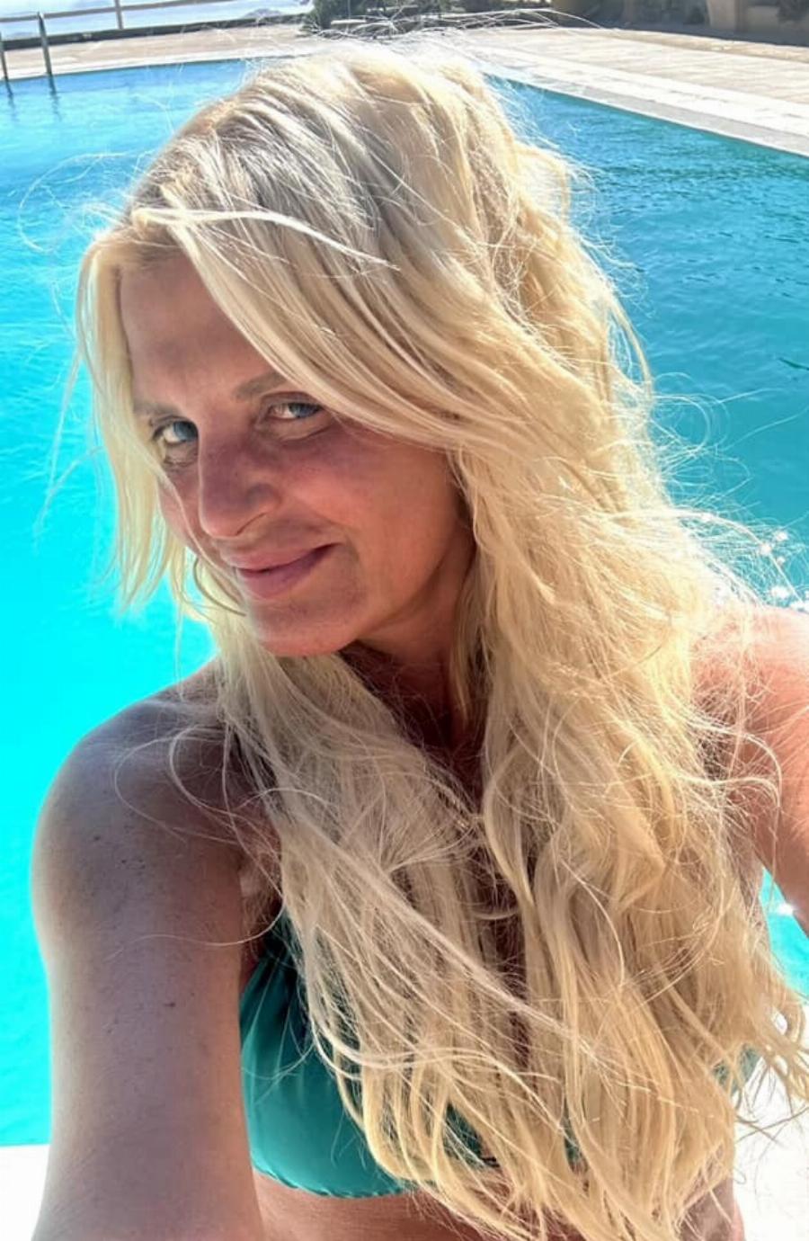 Σάλος με αυτήν τη φωτογραφία πασίγνωστης Ελληνίδας που δεν αναγνωρίζεται