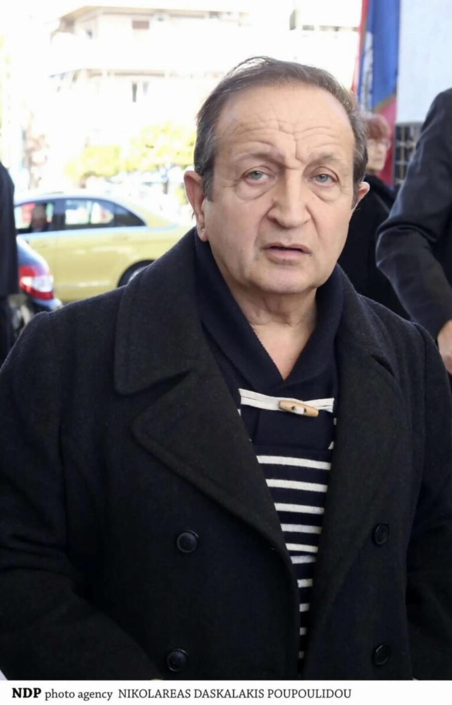 Θρήνος και οδύνη στην κηδεία του Δημήτρη Κολλάτου: Τραγική φιγούρα ο γιος του Αλέξανδρος, σπαρακτικές εικόνες