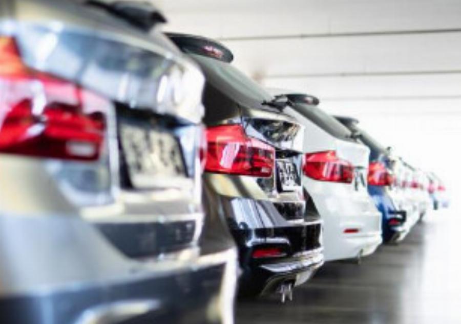 Απαγορεύτηκε στην Ευρώπη: Ποιο χρώμα αυτοκινήτου δεν θα ξαναδείτε στο δρόμο