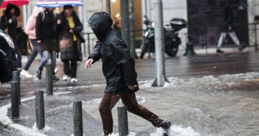 Πολύ εντόνες βροχές και καταιγίδες από αύριο τα ξημερώματα