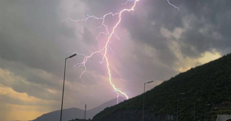 Καιρός – Έκτακτη προειδοποίηση: Έρχονται κεραυνοί και χαλάζι σε λίγες ώρες