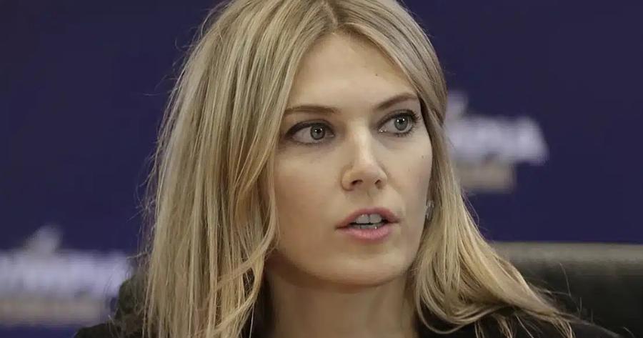 Πιο όμορφη από ποτέ η Εύα Καϊλή – Σπάνια δημόσια χαλαρή εμφάνιση στο κέντρο της Αθήνας