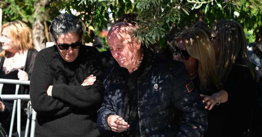 Μαζωνάκης: Γι’ αυτό έχει σημάδια στα χέρια ο πατέρας του – Μεγάλη αγωνία για τον κύριο Μανώλη