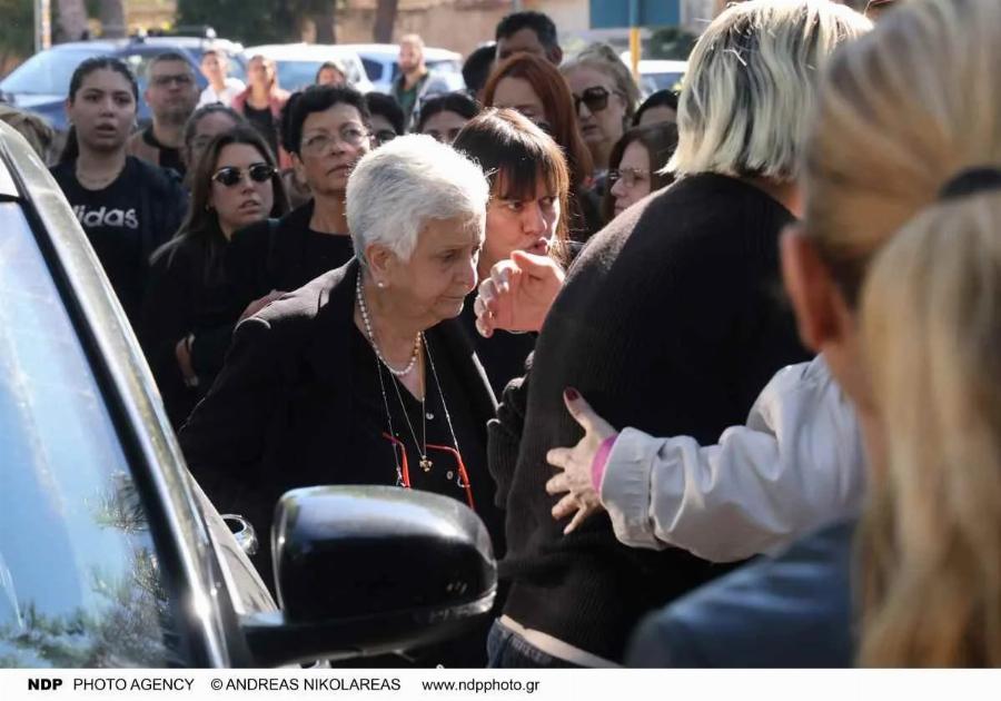 Γιώργος Μαζωνάκης: Ξεσπά η αδερφή του, Μαρία, μετά το μνημόσυνο – Τα είπε όλα με λίγες λέξεις