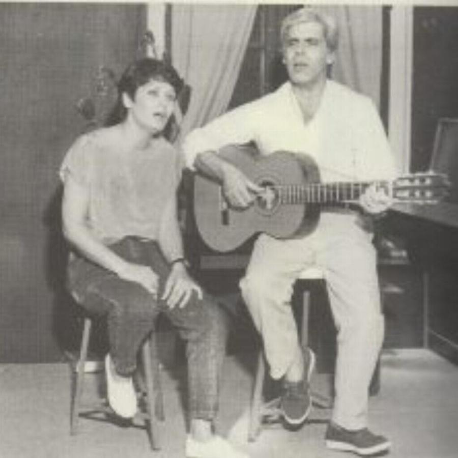 Αγνώριστη σήμερα στα 77 η πασίγνωστη τραγουδίστρια του ελληνικού πενταγράμμου