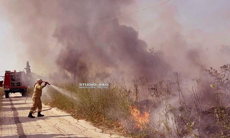 ΕΚΤΑΚΤΟ: Μεγάλη φωτιά ΤΩΡΑ – Καίει κοντά σε βενζινάδικο