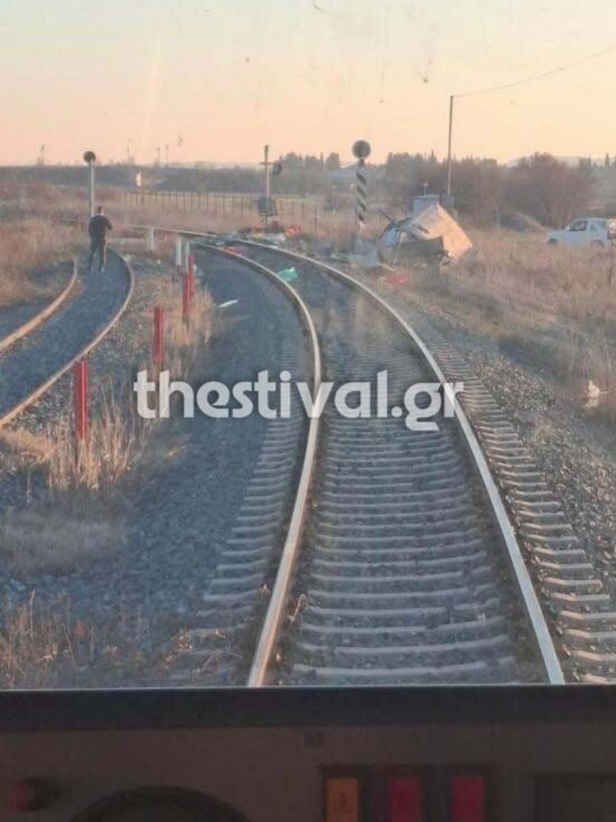 Τρένο συγκρούστηκε με αυτοκίνητο στο Κιλκίς: Εκτελούσε το δρομολόγιο Θεσσαλονίκη – Σέρρες