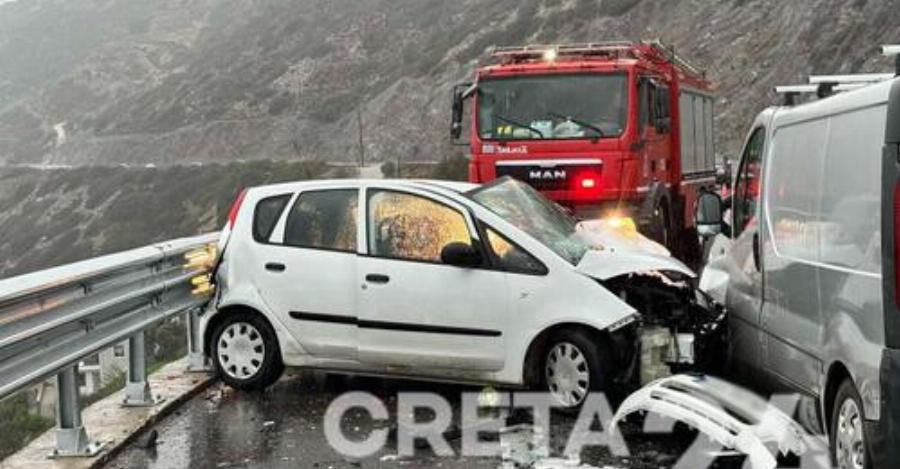 Σοβαρό τροχαίο με πολλούς τραυματίες – Συναγερμός στο ΕΚΑΒ