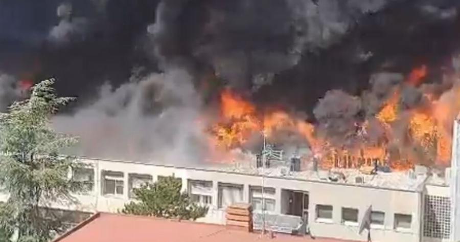 ΣΥΜΒΑΙΝΕΙ ΤΩΡΑ: ΤΕΡΑΣΤΙΑ ΦΩΤΙΑ ΣΤΟ ΠΑΝΕΠΙΣΤΗΜΙΟ – ΣΕ ΚΑΤΑΣΤΑΣΗ ΣΟΚ ΧΙΛΙΑΔΕΣ ΦΟΙΤΗΤΕΣ