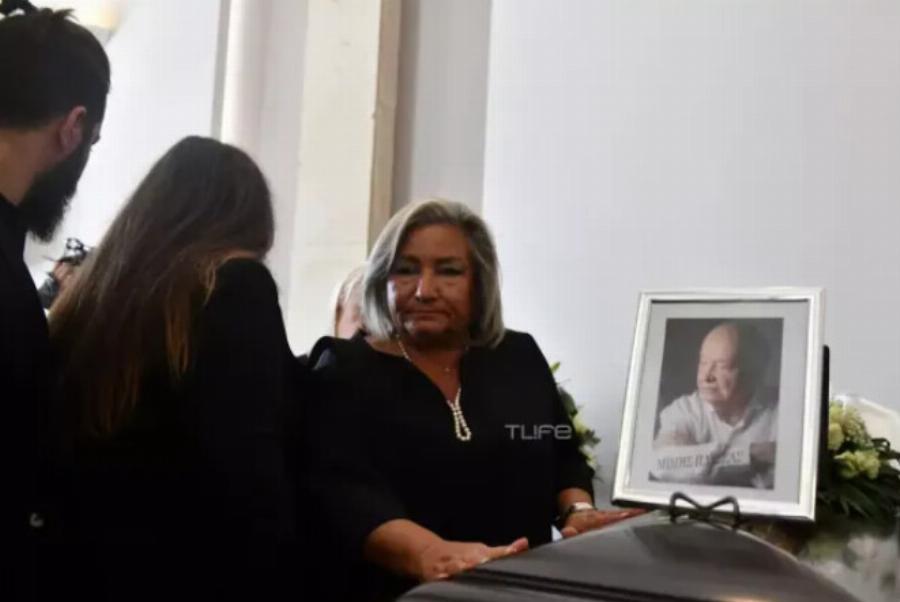 «Μου είπε σε παρακαλώ» Αυτή ήταν η τελευταία επιθυμία του Μίμη Πλέσσα, το αποκάλυψε η γυναίκα του με δάκρυα στα μάτια