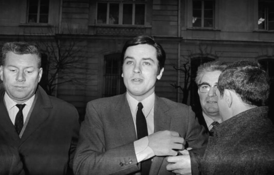 Άγρια κόντρα των κληρονόμων για την αμύθητη περιουσία του Αλέν Ντελόν – Τι λέει η διαθήκη του