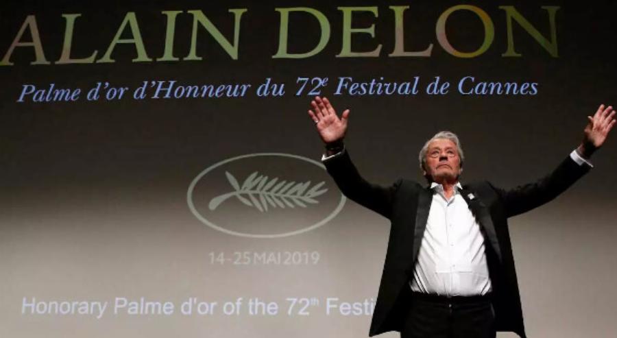 Άγρια κόντρα των κληρονόμων για την αμύθητη περιουσία του Αλέν Ντελόν – Τι λέει η διαθήκη του