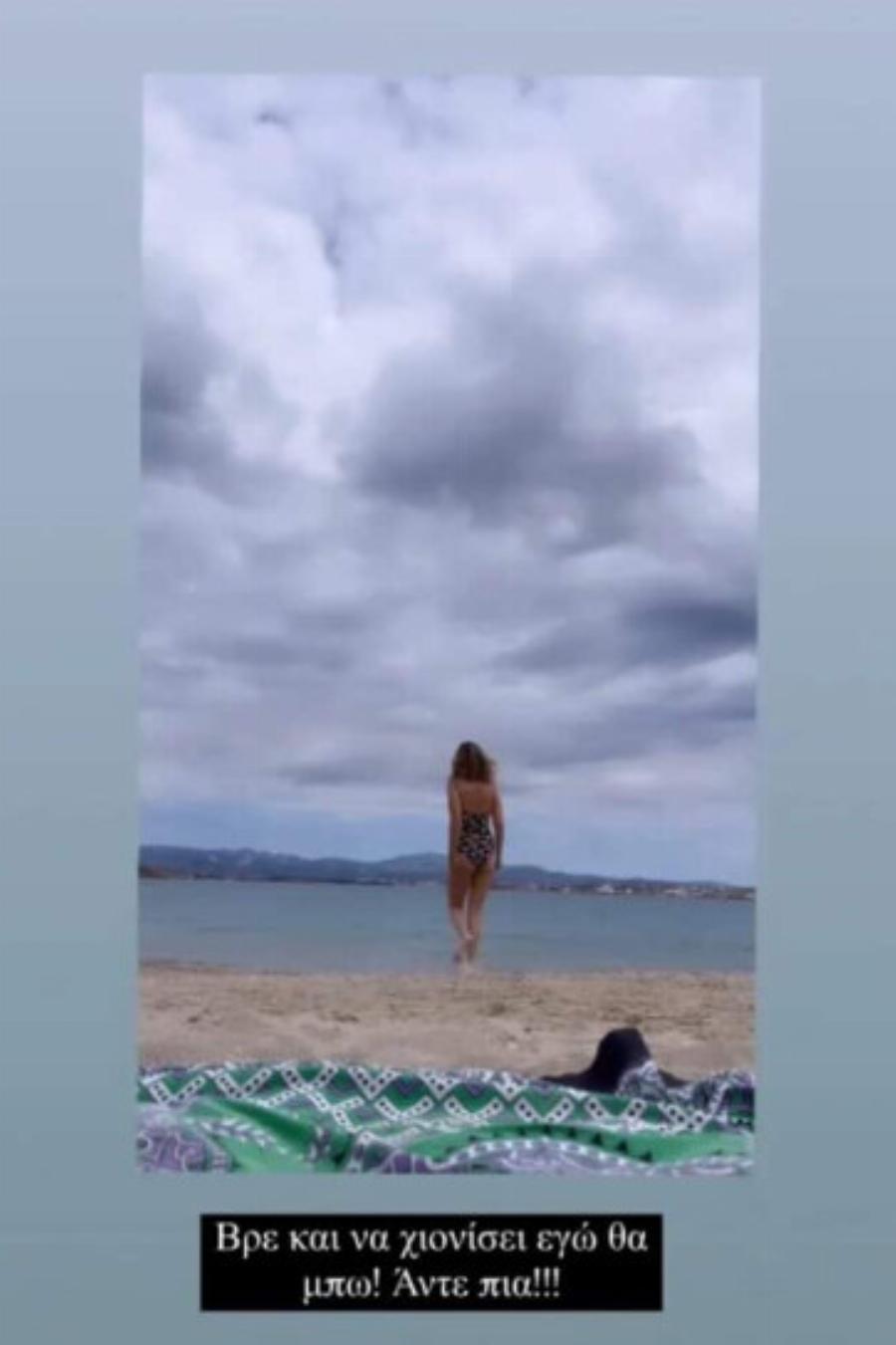 Σοφία Αλιμπέρτη: Είναι 58, αλλά δείχνει για πλάκα 28! Βγήκε με μαγιό στην παραλία και κρύφτηκαν όλες