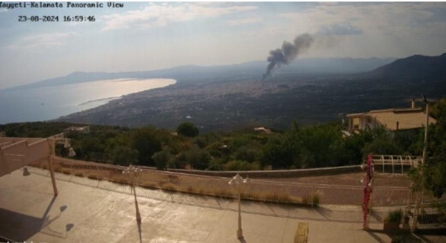 EKTAKTO – Mεγάλη φωτιά ΤΩΡΑ – Καίει κοντά σε σπίτια – Συναγερμός στην Πυροσβεστική