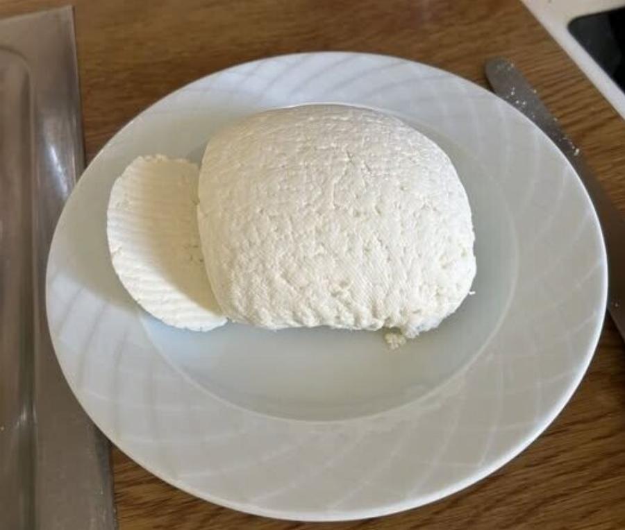 Σπιτικό τυρί σε λίγες ώρες – Με 3 υλικά και απίστευτη γεύση!