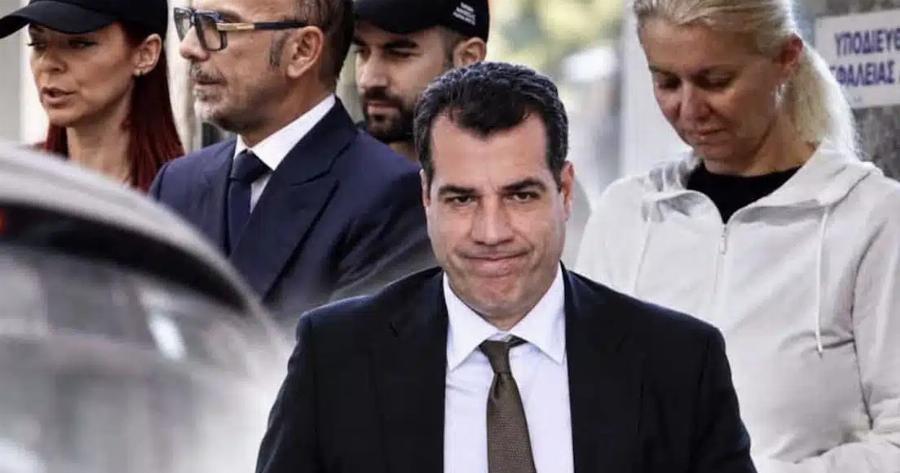 Αποκάλυψη-σεισμός: Ήταν μέλη στην ίδια εταιρεία ο Θάνος Πλεύρης με τους δύο γιατρούς του Γιώργου Μαζωνάκη – Η Χαριλάου Τρικούπη ζητά διευκρινίσεις από τον υπουργό