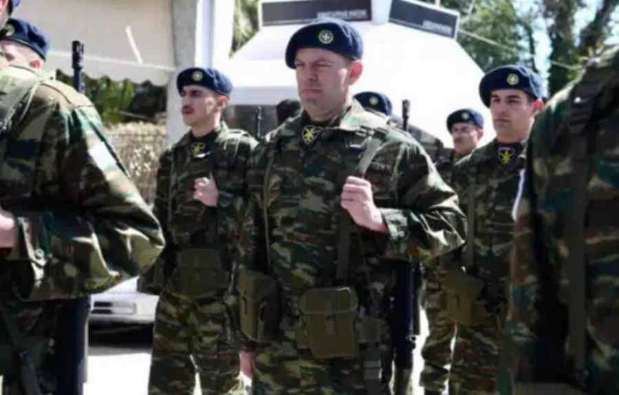 Χαμός με τον Κασσελάκη – Ντύθηκε στο «χακί» και ξετpέλανε τη χώρα