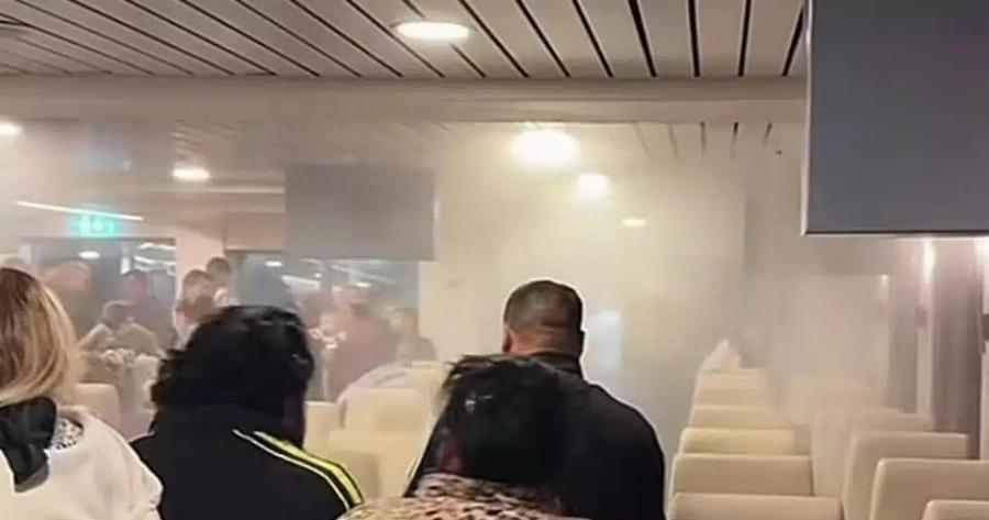 «Άνοιξαν οι ουρανοί» μέσα στο πλοίο «Νήσος Σάμος» αφού τσιγάρο που άναψε επιβάτης ενεργοποίησε το σύστημα πυρόσβεσης