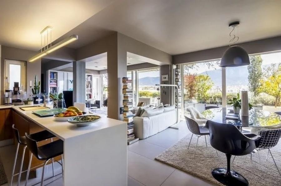 Μιχάλης Κεφαλογιάννης: Το εντυπωσιακό σπίτι του που θυμίζει μικρό παλάτι και η παραμυθένια διακόσμηση