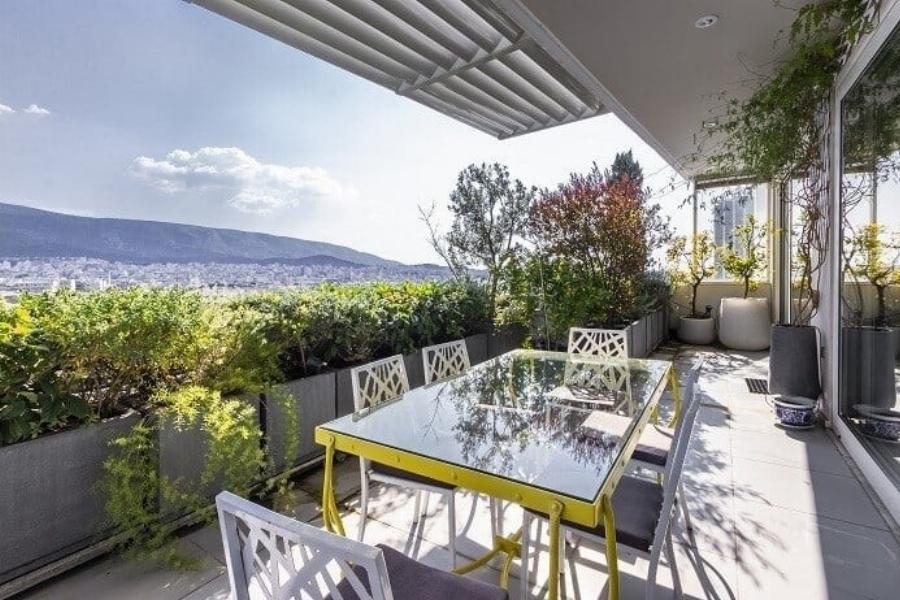 Μιχάλης Κεφαλογιάννης: Το εντυπωσιακό σπίτι του που θυμίζει μικρό παλάτι και η παραμυθένια διακόσμηση