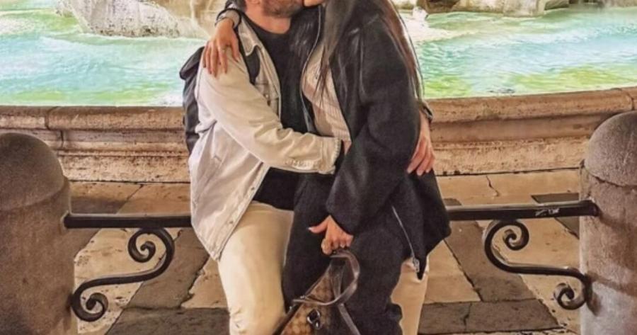 Ήθελαν να μείνει κρυφό αλλά μαθεύτηκε: Παντρεύεται το Σάββατο τη γυναίκα της ζωής του, γνωστός Έλληνας τραγουδιστής