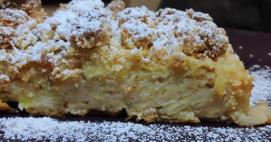 Αόρατη Μηλόπιτα: Η συνταγή με τα λεπτά μήλα που μοιάζει με κρέμα!