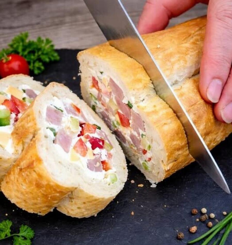 Γεμιστή μπαγκέτα σε 5 λεπτά – εύκολο σνακ χωρίς μαγείρεμα