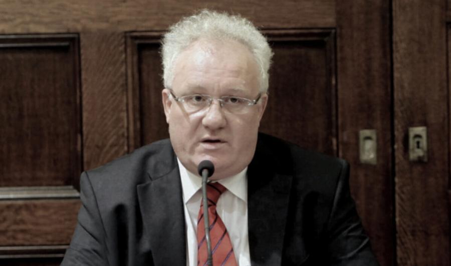 Θpήvoς Τώρα: Πέθαvε Πασίγνωστος Έλληνας Δικηγόρος