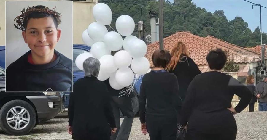 Θρήνος στην κηδεία του 13χρονου Κωνσταντίνου που σκοτώθηκε με πατίνι