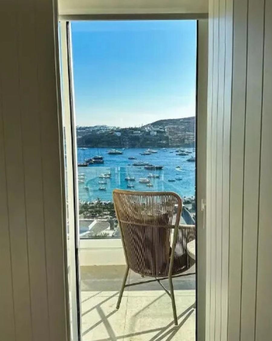 «Το όνειρο όλων των αντρών»: Η Κατερίνα Καινούργιου με μπικίνι, στα 37 της, είναι μια αγαλματένια οπτασία