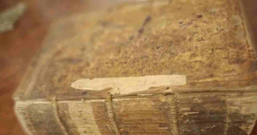 Ανακαλύφθηκε σπάνια Καινή Διαθήκη από το 1565 σε αποθήκη στην Ελασσόνα