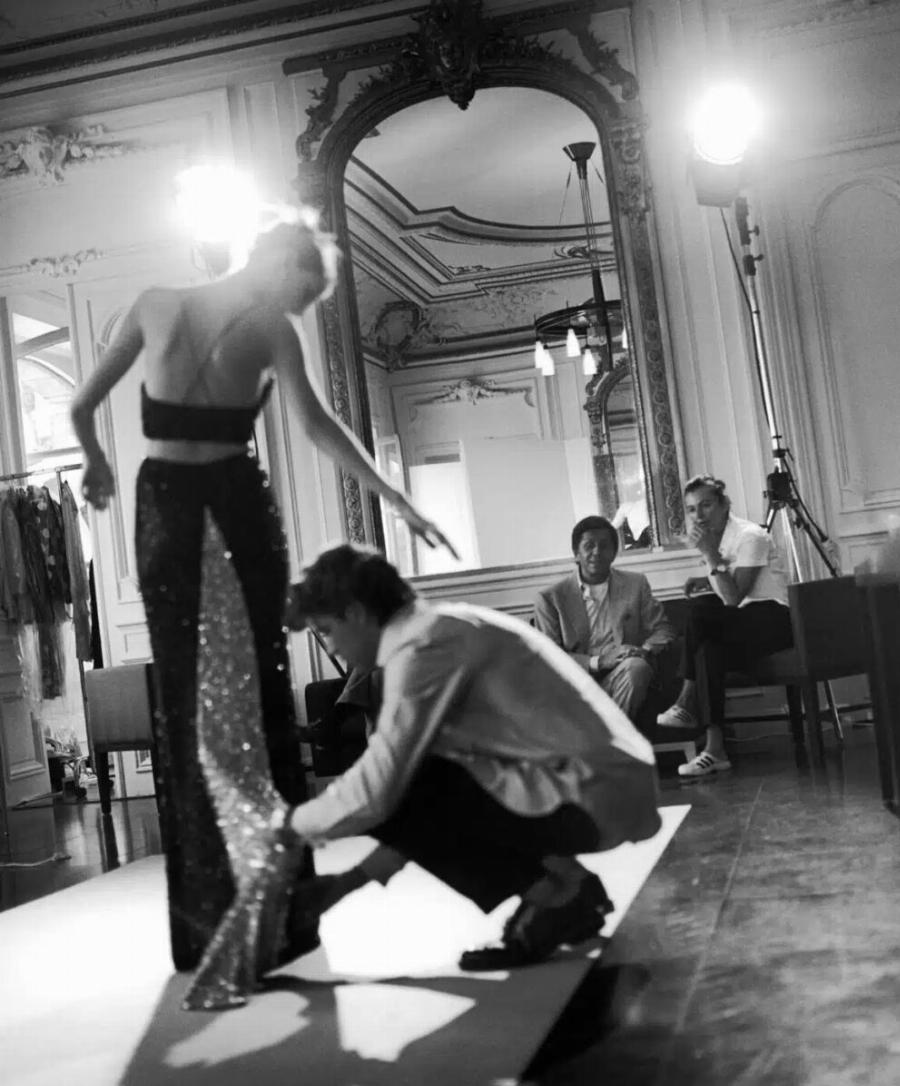 EKTAKTO – ΠEΘANE ΠΑΣΙΓΝΩΣΤΟΣ ΣΧΕΔΙΑΣΤΗΣ ΜΟΔΑΣ