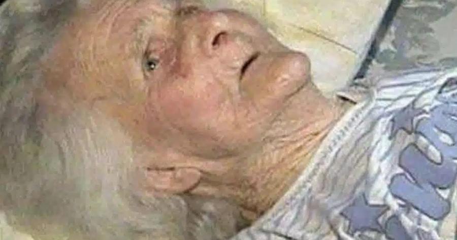 Ένας γιος πήγε τη μητέρα του σε ένα γηροκομείο, όπου την επισκεπτόταν κατά διαστήματα