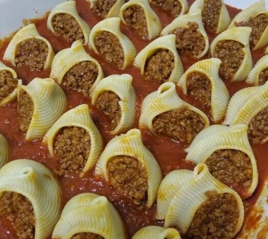 Μακαρόνια κοχύλια γεμιστά με κιμά – Το φαγητό που λατρεύουν όλοι