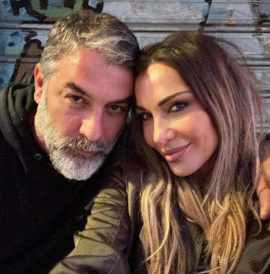 Πέταξε τα εξτένσιονς για πάντα: Η Βανδή έκоψε τα μαλλιά της καρέ και στα 54 είναι ίδια η Χαρούλα στους Δύο Ξένους