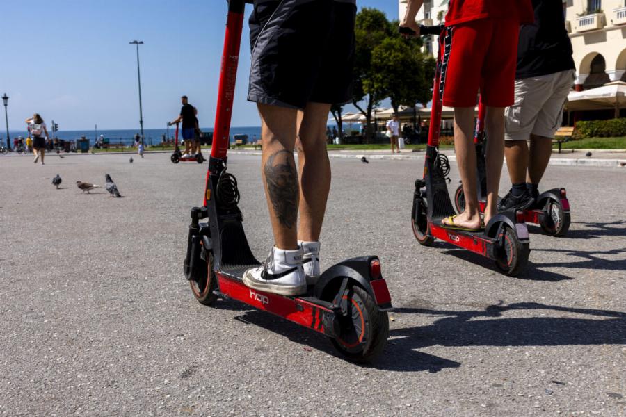 BΟMΒA: Ηλεκτρικά πατίνια TEΛOΣ