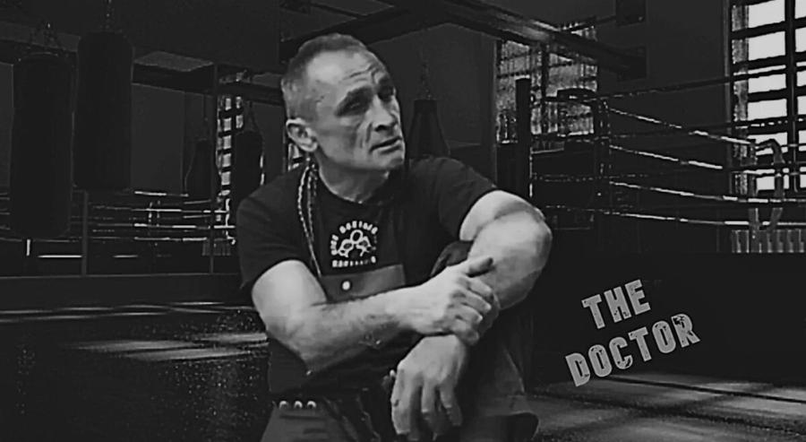 Πέθαvε ο Γιάννης Κακαράκης