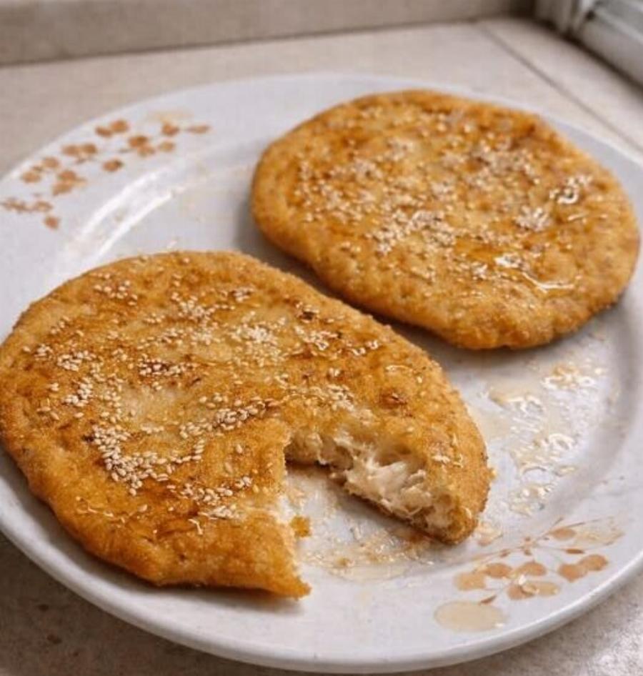 Αγνόπιτες με φέτα και μέλι – τραγανές απ’ έξω, αφράτες μέσα