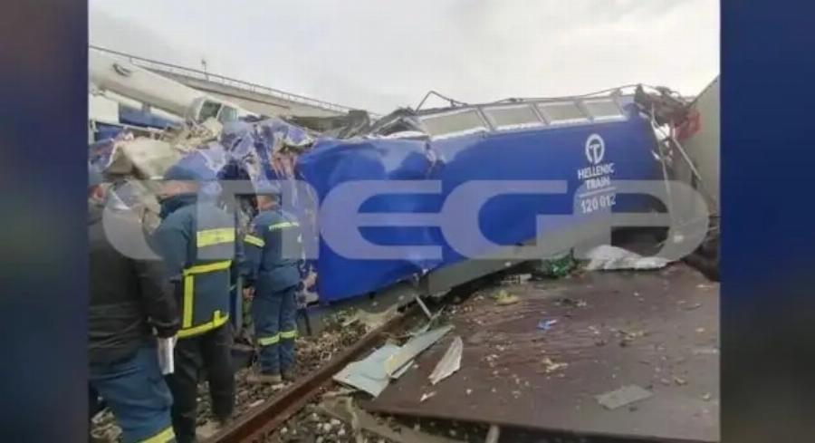 Τέμπη: Βρέθηκαν ανθρώπινα οστά μαζί με τα συντρίμμια των δυο τρένων μετά το «ξεμπάζωμα» – Εικόνες σoκ
