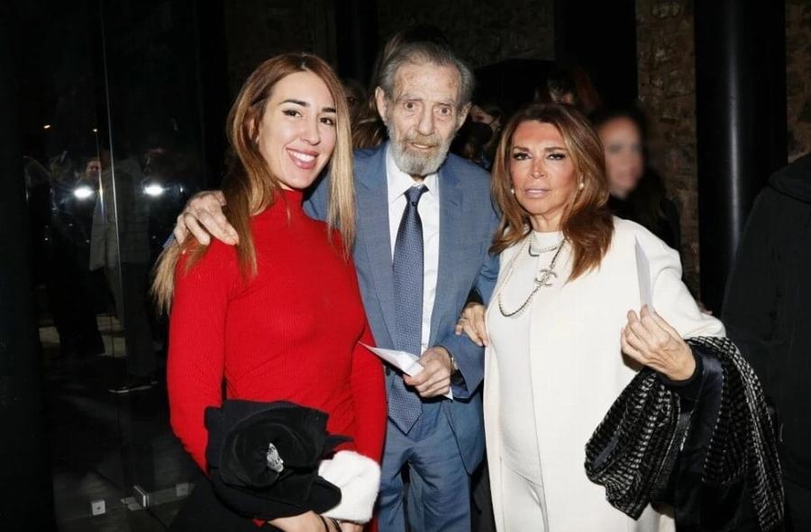 Ο Γιώργος Βαρδινογιάννης σε σπάνια βραδινή έξοδο αγκαλιά με αιθέριες υπάρξεις