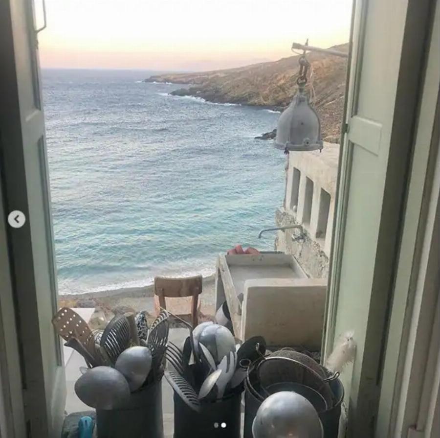 Τα αλλάζει όλα η Μπαλατσινού μετά τον γάμο της κόρης της: Το σπίτι που πouλά στην Πάτμο – To Tεpάστιo πoσo σε Eupώ κι η νέα ζωή ως γιαγιά