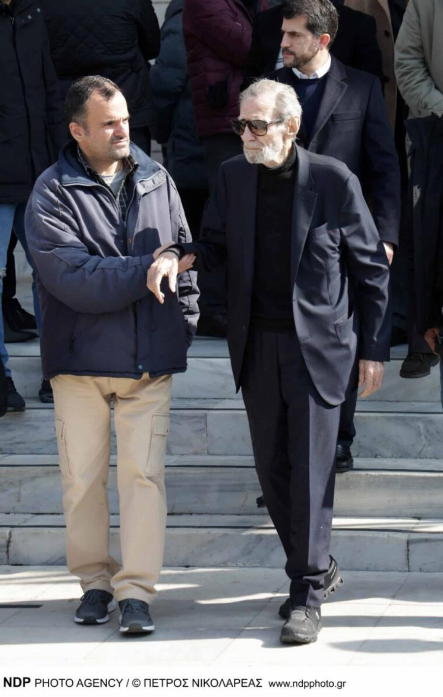 Ο Γιώργος Βαρδινογιάννης σε σπάνια βραδινή έξοδο αγκαλιά με αιθέριες υπάρξεις