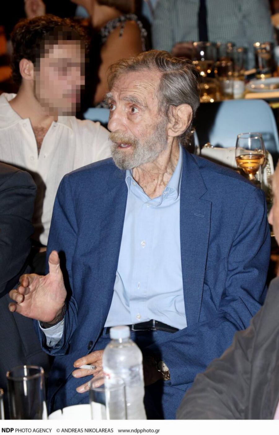 Ο Γιώργος Βαρδινογιάννης σε σπάνια βραδινή έξοδο αγκαλιά με αιθέριες υπάρξεις