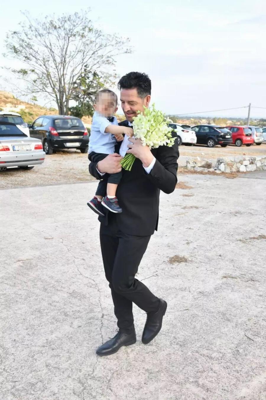 Παντρεύτηκαν σήμερα ο Απόστολος Ρουβάς και η Φανή Γιαβρίδου